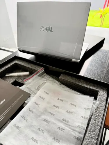 Avell 16Gb único dono 17,3 Polegadas + Placa de vídeo GeForce