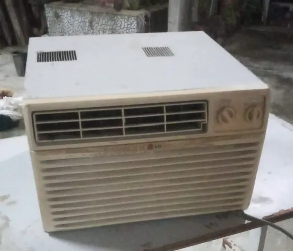Ar-condicionado de janela LG - usado