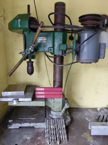 Furadeira Industrial de Bancada