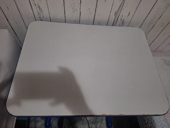 Mesa e cadeira