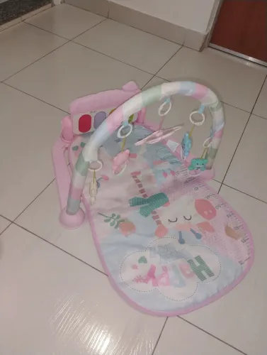 Tapete interativo para bebê