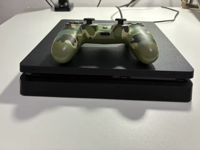 PS4 Slim