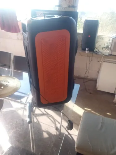 Caixa de som semi nova