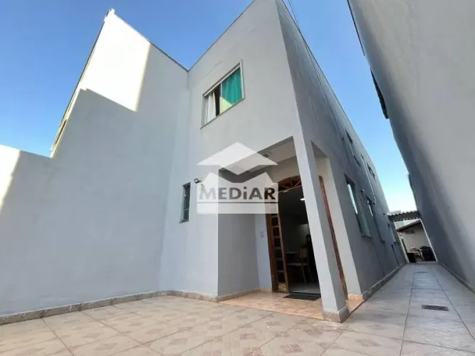Casa comercial com 3 quartos à venda em Belo Horizonte