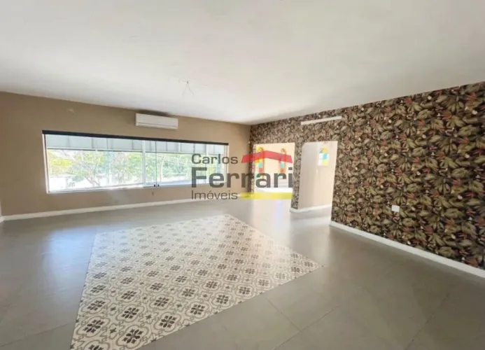 Excelente Imóvel Comercial à Venda ? Amplo Espaço, Versatilidade e 3 Vagas de Garagem!