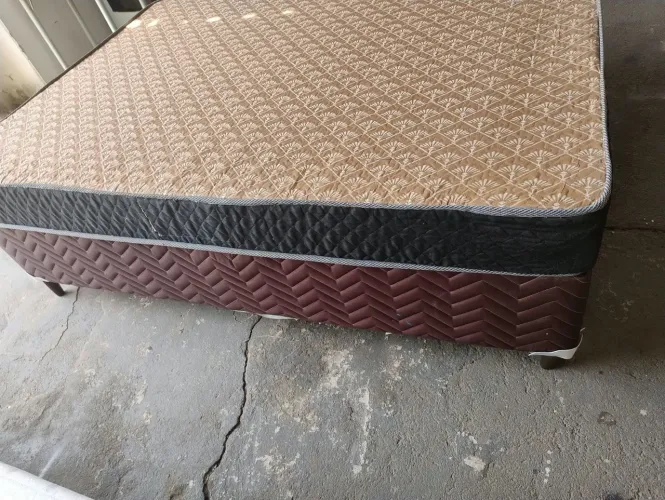 Cama box casal com colchão espuma d45( entrego sem taxa dependendo da distância)
