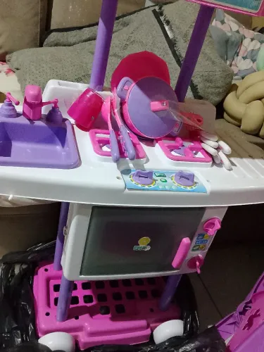 Fogão infantil com forninho e microondas acoplado 