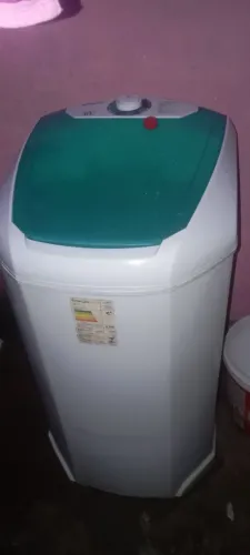Tanquinho de lava roupa