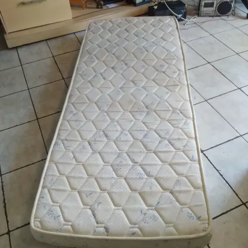 Colchão de solteiro de espuma