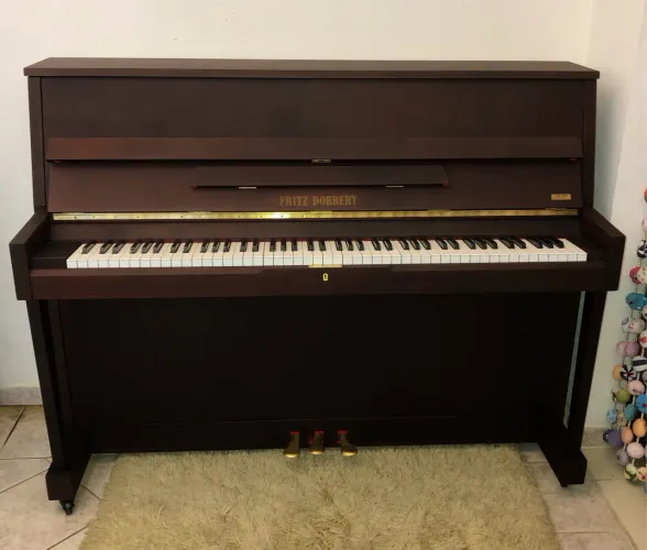 Piano acústico Fritz Dobbert