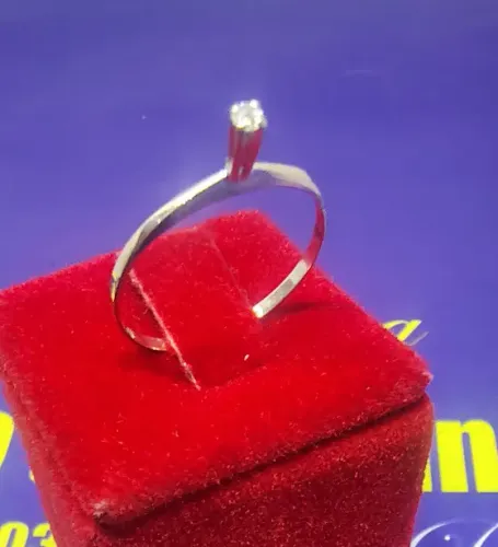 Anel Solitário Diamantes 1 mm (Meio Ponto) Ouro 18 Kilates Peso 0.77 Gramas