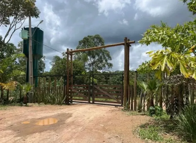 Mini Chácara à Venda 1.750 m2, em Samambaia, com água, energia, excelente localização! 