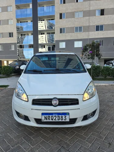 Fiat Idea Essence 1.6 Flex 16V 5P 2012