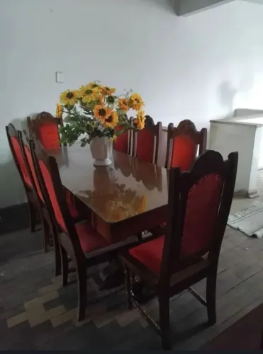 Vende-se Mesa de 8 Lugares.