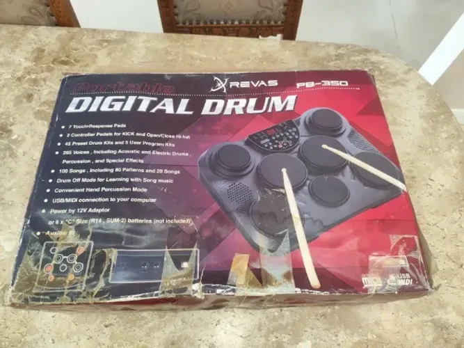 Bateria Eletrônica Portátil Revas Pb-350 c/ fonte e 2 pedais (na caixa)