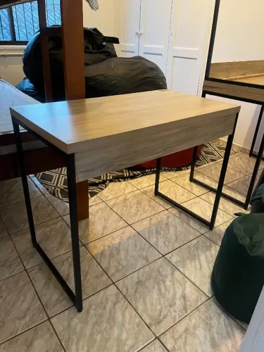 Mesa de MDF estilo industrial