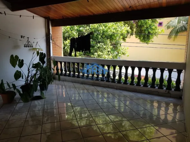 Casa à venda em Barueri, Jardim Tupanci, com 3 quartos, com 250 m², Não Esta Em Condomínio