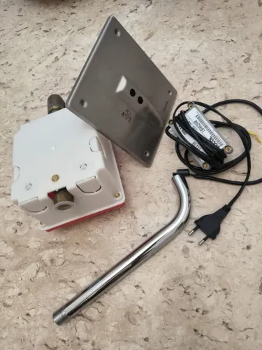 TORNEIRA/SENSOR LAVATÓRIO EMBUTIDA DOCOLELETRIC ON/OFF ESCOVADO (REF. 00446916) NOVO