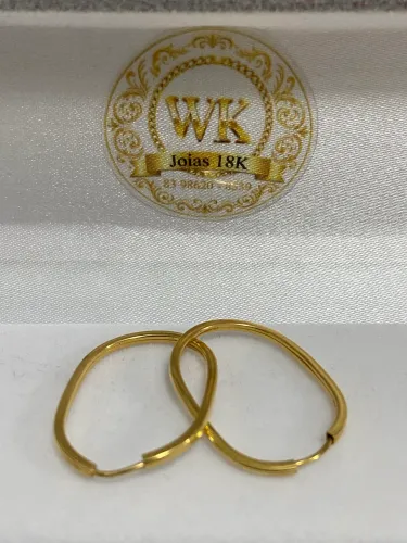 Par de brincos em ouro 18k