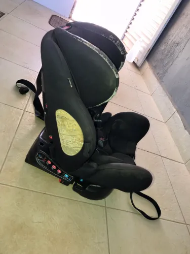 Vendo cadeirinha pra carro 