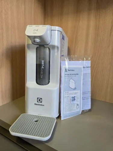 Desapego carioca! Purificador de Água Electrolux Pure 4x PE12G Bivolt Touch com manual