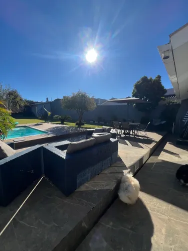 Linda casa no jardim Pancera com excelente sobra de terreno , porteira fechada. 