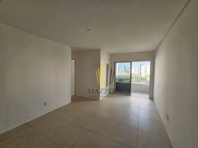 Setúbal | 74m² | Varanda | Sala para 2 Ambientes | 3 quartos sendo 1 Suíte | Área de Servi