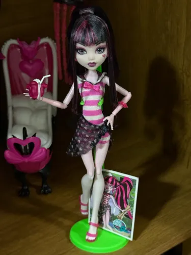 draculaura g1 monster high ever after Cleo de Nile lagoona Draculaura ghulia