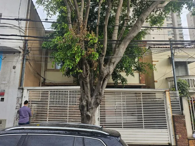Casa comercial na Rua Itabaiana, 562  238 m²