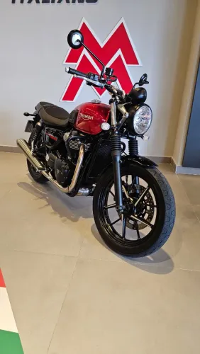 Triumph Street Twin 900 2021