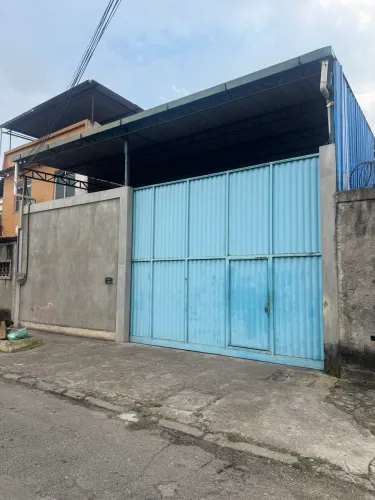 VENDO GALPÃO DE 250 m2 COM UMA CASA INCLUSA NO JARDIM AMÉRICA 