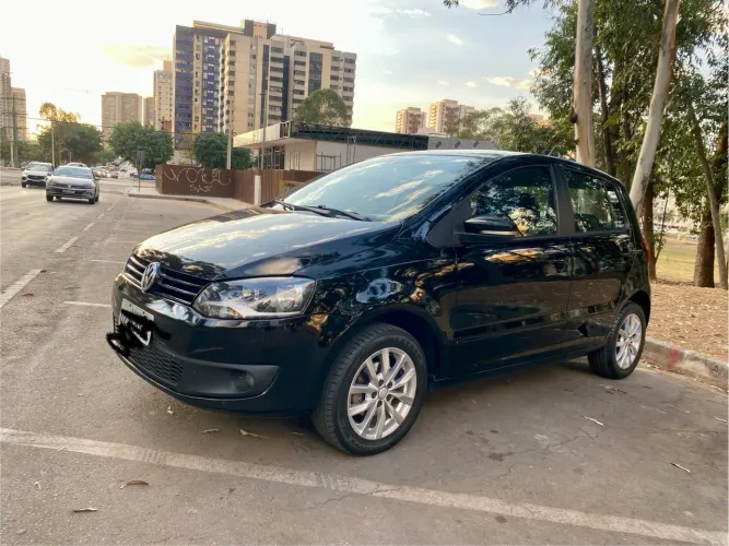 Volkswagen Fox 1.0 MI Total Flex 8V 5P 2014