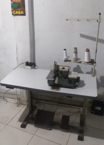 Maquina de Costura Overlock Gemsy 