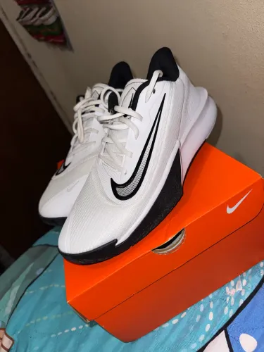 ? Tênis Nike Precision 7 à venda!