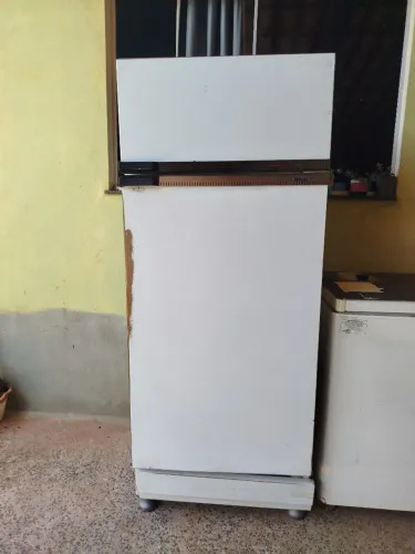 Geladeira Consul modelo antigo voltagem 220