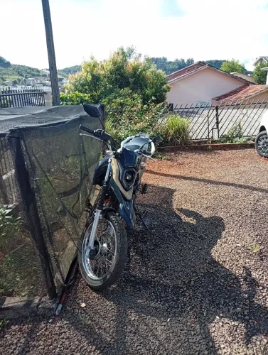Vendo ou troco por automóvel