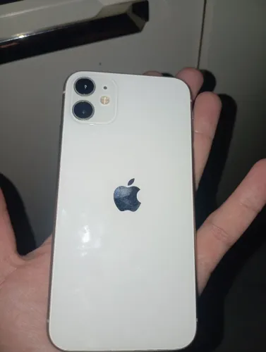iPhone 11 para tirar as peças problema na placa