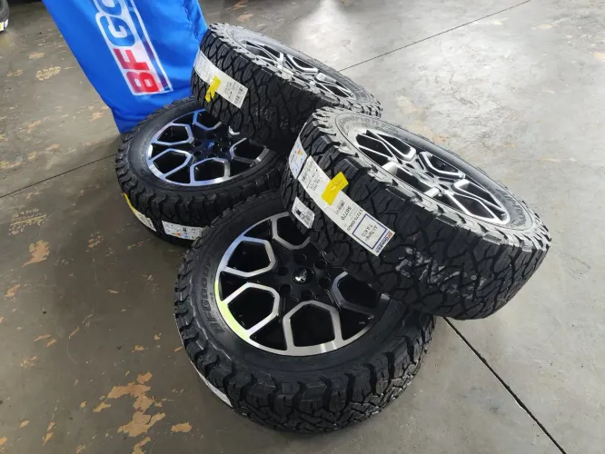 RODA ARO 20 RANGER LIMITED PLUS C/ PNEU ZERO BFGOODRICH 275/55R20 À BASE DE TROCA