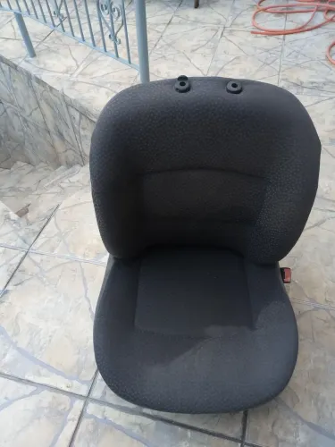 Banco passageiro Renault Clio só tenho esse no estado ok ele não reclina 