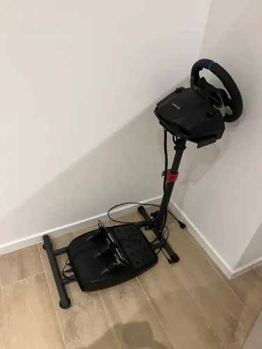 Volante G29 logitech com cockpit