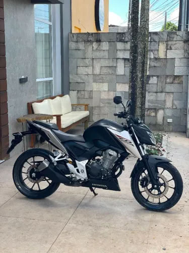 Twister CB 300F 2026