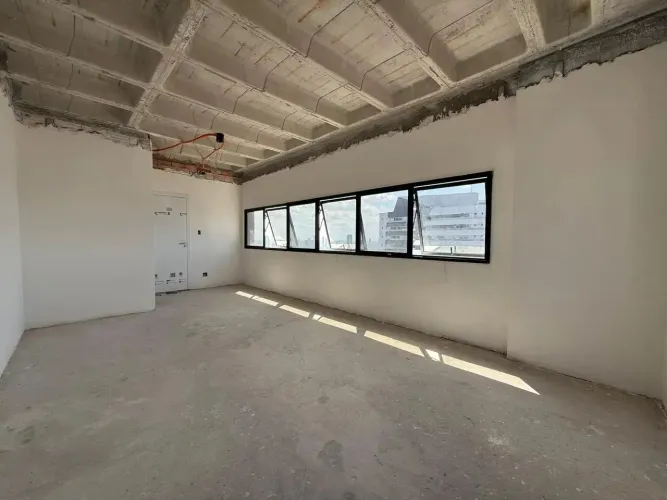 Vendo sala comercial no Ed. Arya Towers.