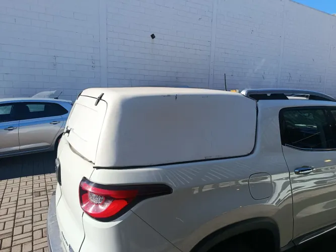 Capota de Fibra para Fiat Toro