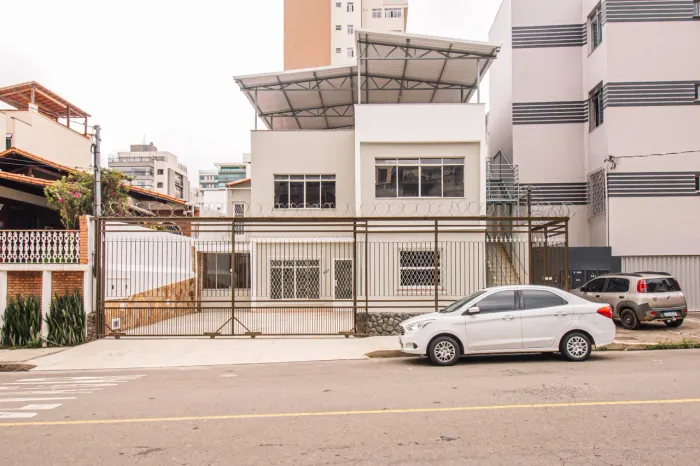 Uma casa e muitas possiblidades para locação