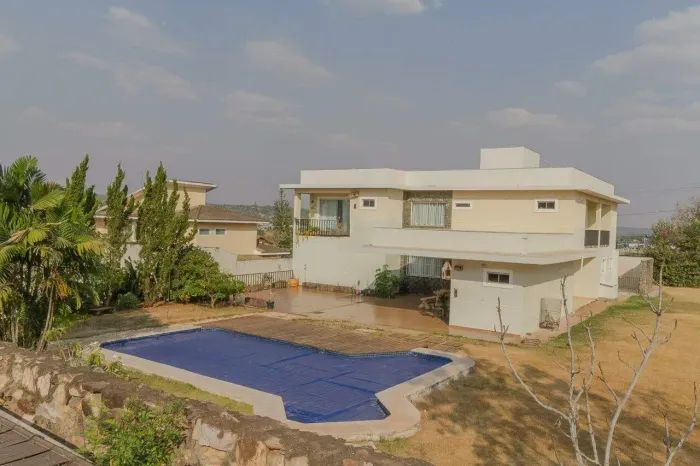 Casa de Alto Padrão à venda no Lago Norte 5 suítes, 504m² construídos em terreno de 1.159