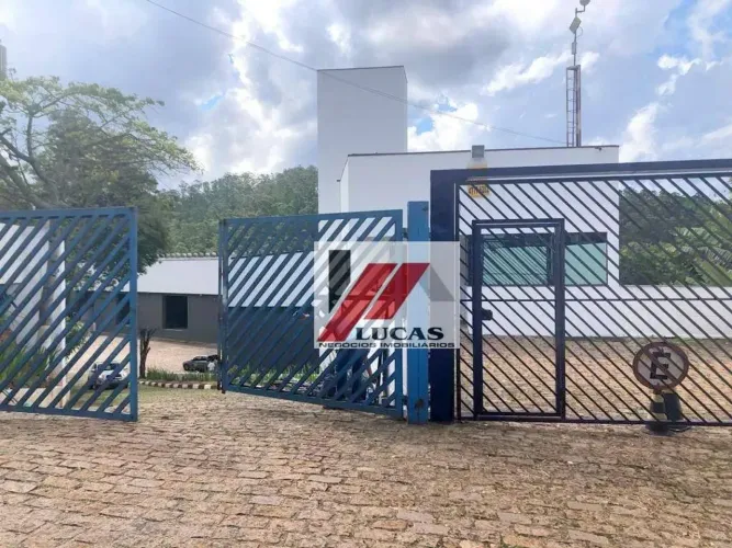 Galpão para locação próximo ao centro de Cotia.
