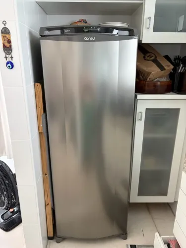 Geladeira cônsul 220V