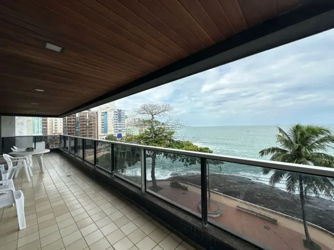 Imóvel para venda tem 250 metros quadrados com 4 quartos em Centro - Guarapari - ES