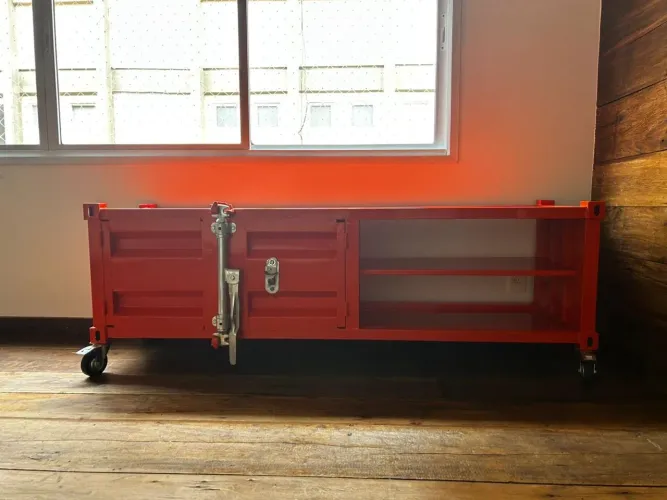 Rack Industrial em Contêiner Marítimo Original - Exclusivo com Rodízios