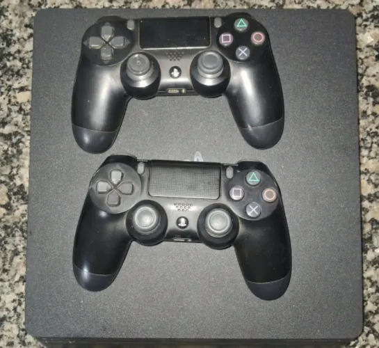 Vende-se Playstation 4